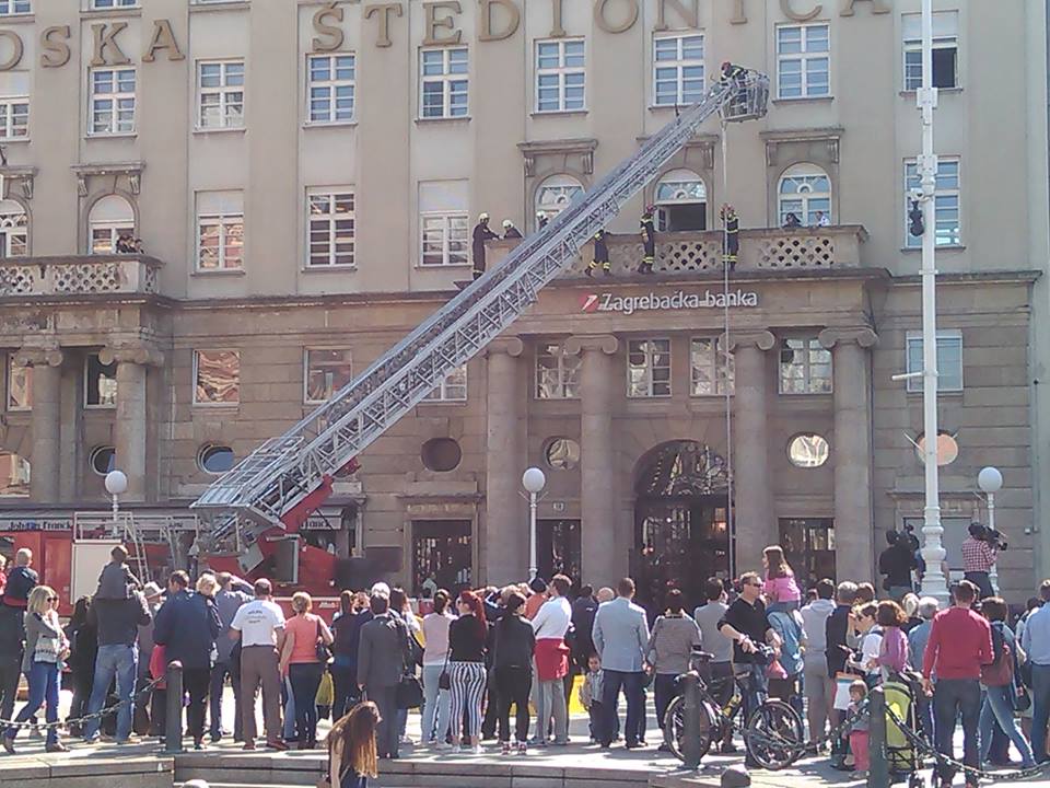 0076 Dvd Dubrava Proslava