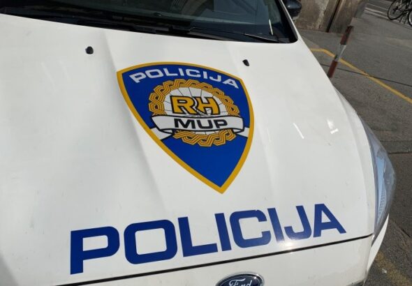 foto%20pol%20auto%201