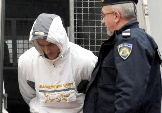 0215 policija privodi